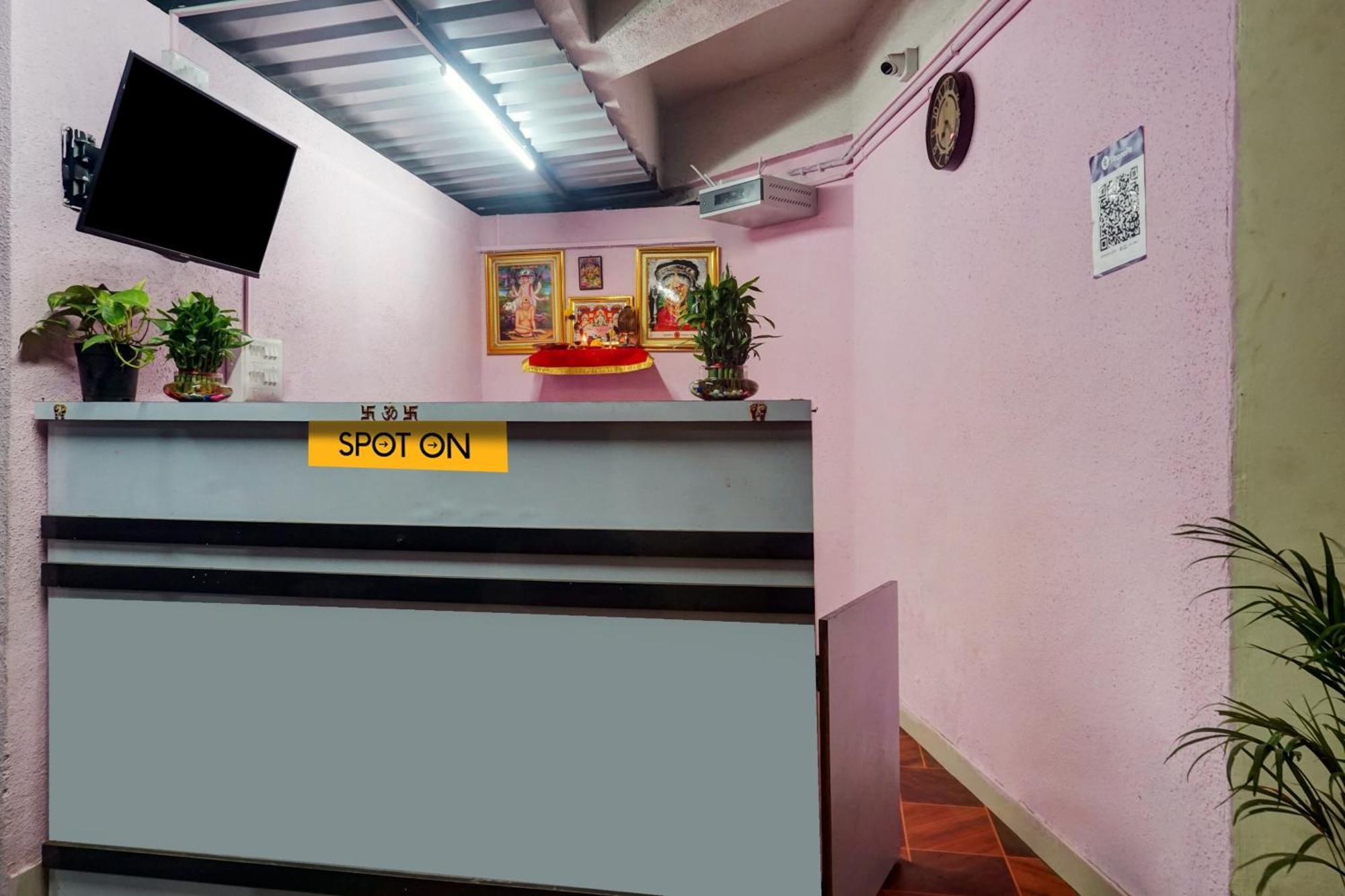 Spot On Samadhan Lodge Pune Dış mekan fotoğraf